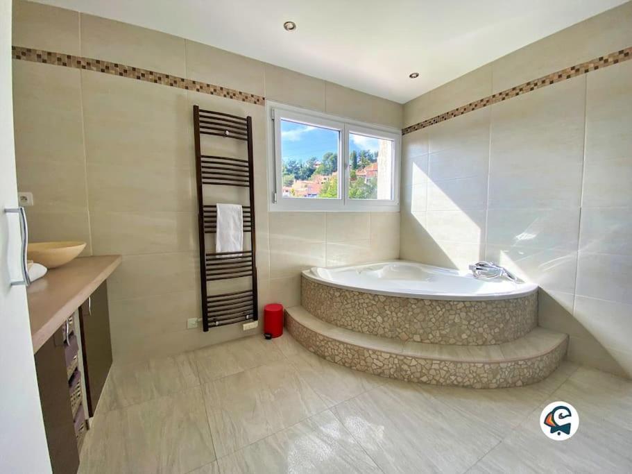 Magnifique Villa Piscine Proche Nice Ла-Трините Экстерьер фото